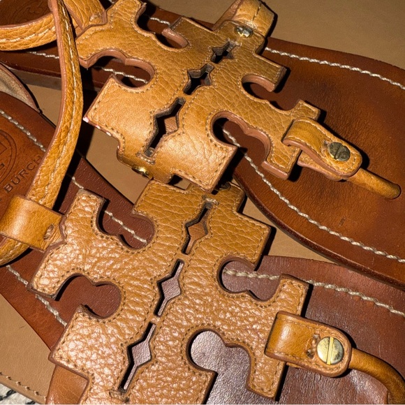 tory burch phoebe leather sandals size 8
see description and photos - Picture 7 of 10